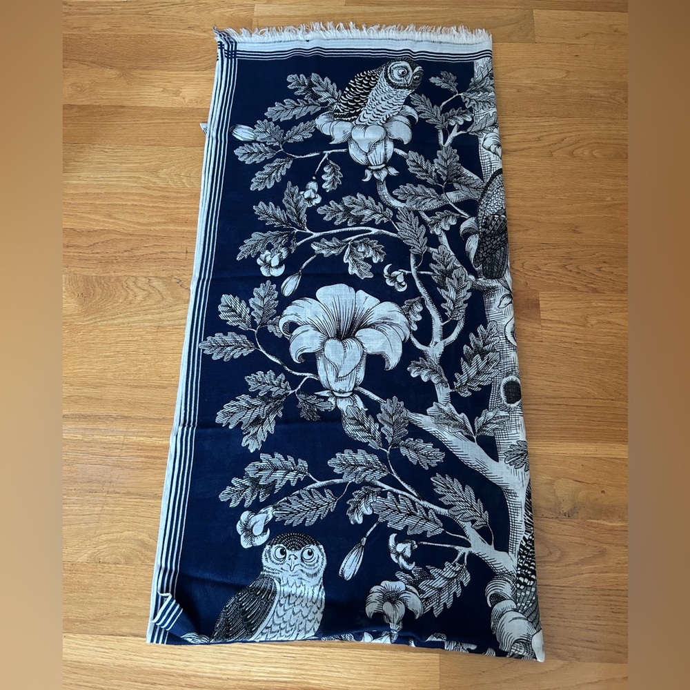 INOUÏ ÉDITIONS Navy Blue Owl and Floral Scarf